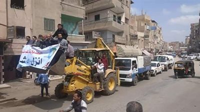 عروسان داخل اللجنة ومسيرة على 