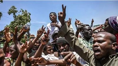 قادة احتجاجات السودان يهددون بإضراب شامل