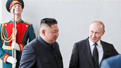 بدء القمة التاريخية بين بوتين وكيم