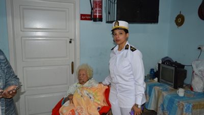 في لفتة إنسانية.. 