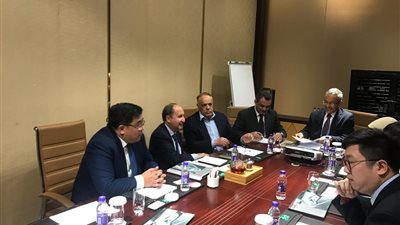  وزير التجارة يبحث مع 3 من كبريات الشركات الصينية الاستثمار فى السوق المصرى