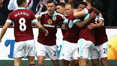 نجم بيرنلي يتوعد مانشستر سيتي