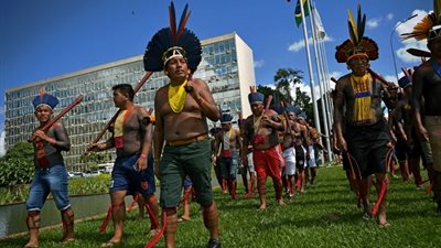 البرازيل: 300 قبيلة من الهنود الحمر تتحدى الحكومة