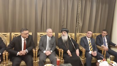 محافظ الأقصر يزور كنيسة العذراء ومطرانية الكاثوليك للتهنئة بعيد القيامة 