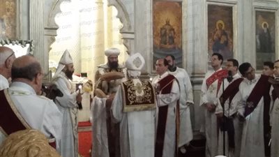 بدء قداس عيد القيامة المجيد بالكاتدرائية المرقسية بالإسكندرية (فيديو وصور)‬