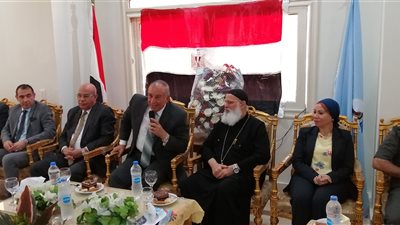 تفاصيل زيارة محافظ البحر الأحمر لكنائس المحافظة لتقديم التهنئة للاقباط بعيد القيامة المجيد (صور) 