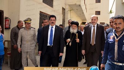 محافظ القليوبية ومدير الأمن يهنئان أقباط المحافظة بعيد القيامة (فيديو وصور)