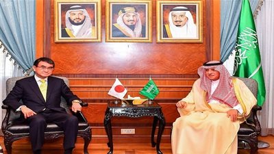 الجبير يبحث العلاقات الثنائية مع وزير الخارجية الياباني