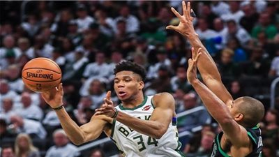 بوسطن يهزم باكس في الأدوار الإقصائية