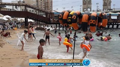 إقبال كثيف على شواطئ الإسكندرية في عيد شم النسيم (صور)