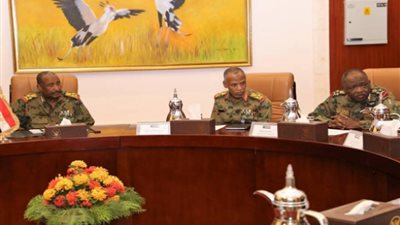 استقالة ثلاثة من أعضاء المجلس العسكري السوداني  