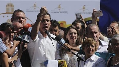 زعيم المعارضة الفنزويلية: الأسرة العسكرية انضمت لنا