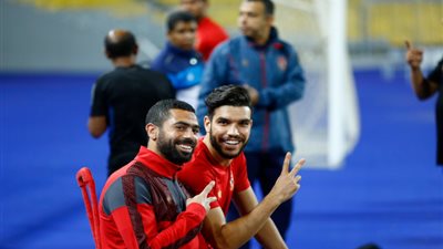 الأهلي يحدد سعر بيع أزارو 