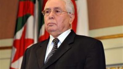 الرئيس الجزائري يدعو إلى تجاوز الخلافات 