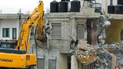 جرافات الاحتلال الإسرائيلي تهدم منزل مواطن فلسطيني بجنوب الخليل