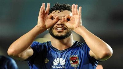 الأهلي يتقدم على الطلائع بهدف 