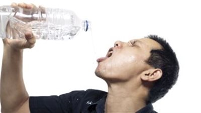 تغلب على العطش في أول يوم رمضان.. نصائح هامة 