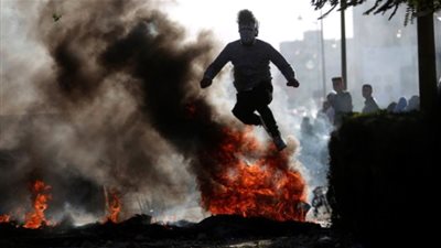 عباس يدين القصف الإسرائيلي على غزة ويطالب بتوفير الحماية الدولية