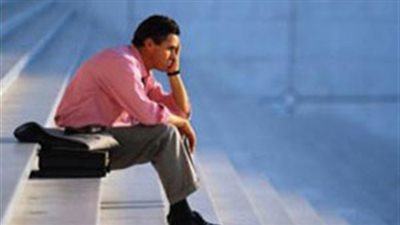 تقرير: ارتفاع تكاليف المعيشة والبطالة يشكلان أكبر مخاوف الشباب العربي