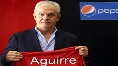 خافيير أجيري في إسبانيا لحضور حفل زفاف نجله