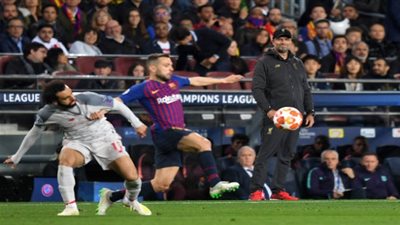 وش السعد.. ليفربول لا يسجل أقل من 3 أهداف مع حكم مباراته أمام برشلونة