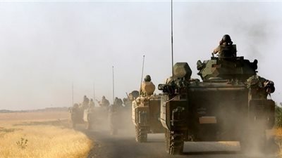تركيا ترسل تعزيزات عسكرية للحدود السورية
