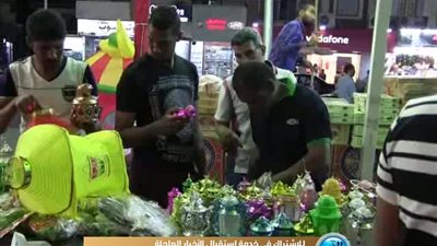 بالفيديو والصور.. مواطنو الغردقة يقبلون على شراء فوانيس رمضان