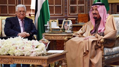 خادم الحرمين يتلقى اتصالاً هاتفياً من الرئيس الفلسطيني