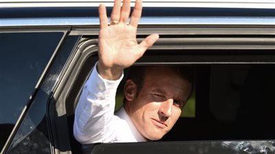 وسائل إعلام فرنسية: سائق ماكرون يهرب من الشرطة 