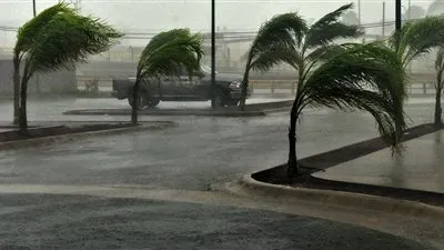 إعصار الهند يقتل 33 شخصا على الأقل ويشرد مئات الآلاف