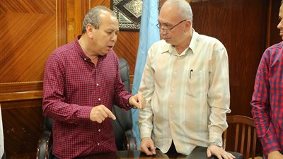 محافظ كفر الشيخ  يناقش المخططات الاستراتيجية لبعض شوارع المحافظة مع التخطيط 