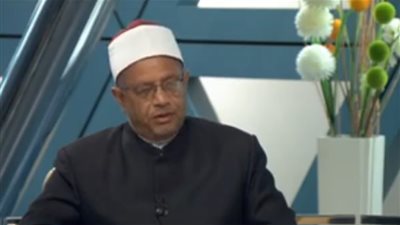 عالم أزهري يطالب بمنع مكبرات الصوت في الصلاة: يجب ألا تُسيئ للأخرين (فيديو)