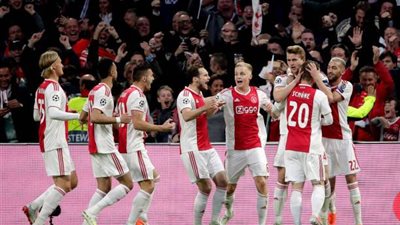 المغربي زياش يسجل هدفا عالميا لأياكس في شباك توتنهام 