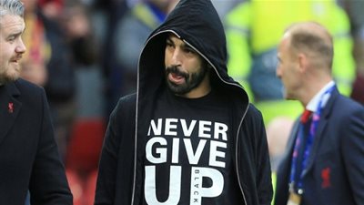 أول تعليق من محمد صلاح على ارتداء قميص 