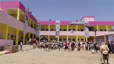 الإمارات تفتتح مدرسة 