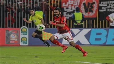 كواليس جلسة لاسارتي مع حسين الشحات في مران الأهلي