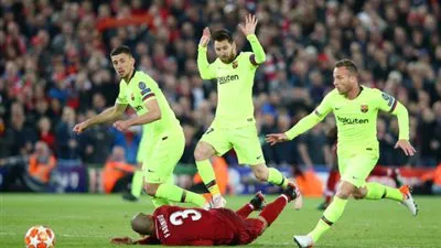 رونالدو يدافع عن برشلونة