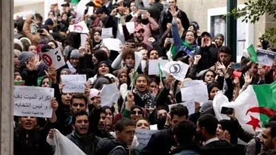 حقوقي جزائري: مستمرون في التظاهر حتى رحيل جميع أوجه نظام بوتفليقة