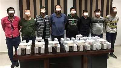 لحظة ضبط المتهمين بسرقة 12 مليون جنيه بالشيخ زايد (فيديو)