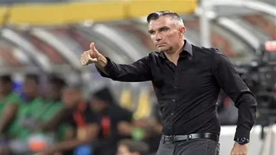 صحيفة مغربية: كارتيرون يضم نجم الأهلي السابق لصفوف الرجاء