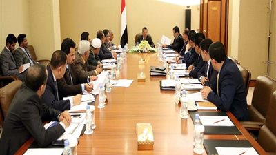 الحكومة اليمنية تطالب بوقف القصف الحوثي على الحديدة