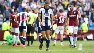 أستون فيلا يحول تأخره لانتصار مثير على وست بروميتش في دورة 