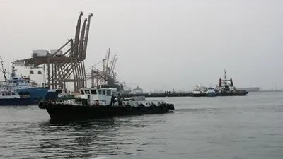 الإمارات: لا صحة للتقارير المتداولة عن انفجارات ميناء الفجيرة 