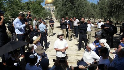 عشرات المستوطنين يقتحمون المسجد الأقصى