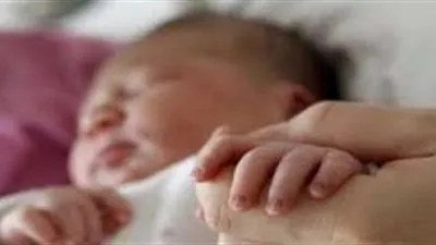 العثور على طفل حديث الولادة بجوار متحف النوبه بأسوان 