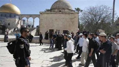 مستوطنين يقتحمون المسجد الأقصى