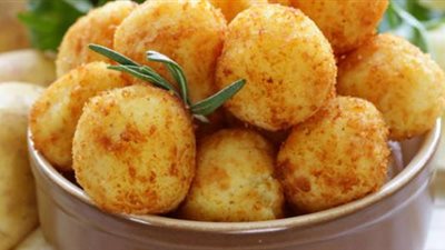 حضري كرات البطاطس المحمرة على مائدة رمضان 