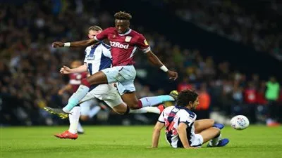 أستون فيلا يتخطى وست بروميتش بـ