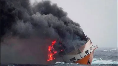 سفينة إيطالية تحترق بالقرب من جزيرة مايوركا  