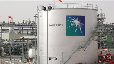 أرامكو السعودية تستأنف ضخ النفط عبر خط الأنابيب 